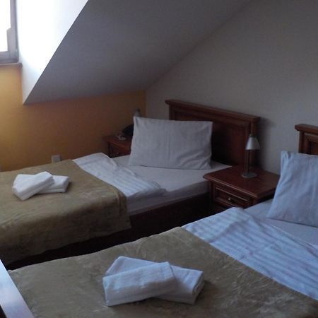 Hotel Kriváň Kysucke Nove Mesto Esterno foto