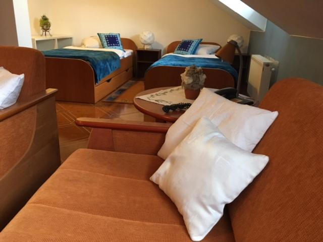 Hotel Kriváň Kysucke Nove Mesto Esterno foto